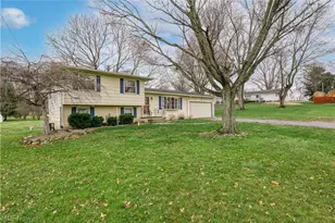 6860 Beridge St, Louisville, OH 44641 - Photo 5