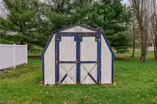 6860 Beridge St, Louisville, OH 44641 - Photo 33