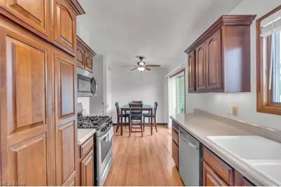 462 Waterbury Drive, Eastlake, OH 44095 - Photo 7