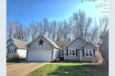 38450 Crossbrook Avenue, Willoughby, OH 44094 - Photo 1
