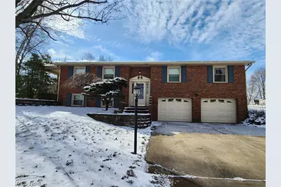 49871 S Park Circle, East Liverpool, OH 43920 - Photo 1