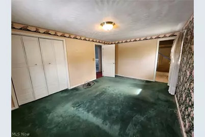 49871 S Park Circle, East Liverpool, OH 43920 - Photo 9