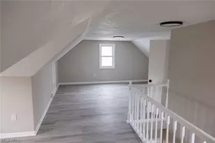 795 E 260th St, Euclid, OH 44132 - Photo 17