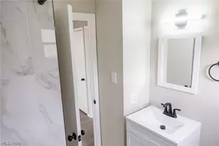 795 E 260th St, Euclid, OH 44132 - Photo 23