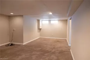 795 E 260th St, Euclid, OH 44132 - Photo 25