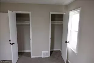 795 E 260th St, Euclid, OH 44132 - Photo 11