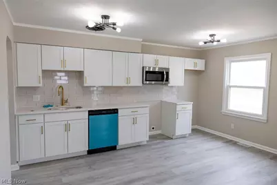 795 E 260th Street, Euclid, OH 44132 - Photo 7