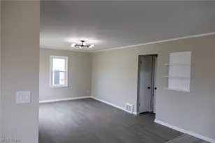 795 E 260th St, Euclid, OH 44132 - Photo 5