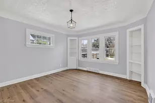 231 E 210th St, Euclid, OH 44123 - Photo 9