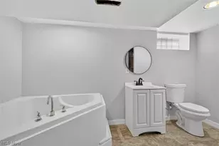 231 E 210th St, Euclid, OH 44123 - Photo 31