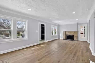 231 E 210th Street, Euclid, OH 44123 - Photo 7