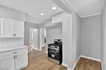 231 E 210th Street, Euclid, OH 44123 - Photo 15