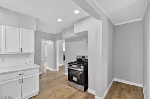 231 E 210th St, Euclid, OH 44123 - Photo 15