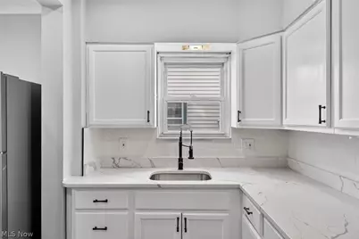 231 E 210th Street, Euclid, OH 44123 - Photo 13