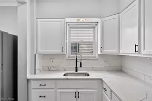 231 E 210th St, Euclid, OH 44123 - Photo 13