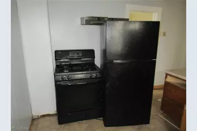 12704 Christine Avenue, Garfield Heights, OH 44105 - Photo 9