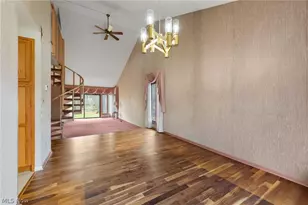 6656 Woodhawk Dr, Mayfield Heights, OH 44124 - Photo 15