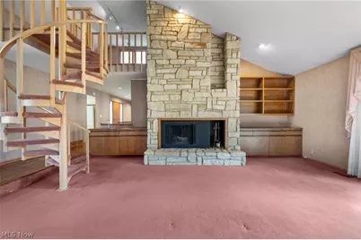 6656 Woodhawk Drive, Mayfield Heights, OH 44124 - Photo 9