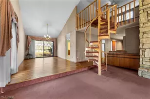 6656 Woodhawk Dr, Mayfield Heights, OH 44124 - Photo 11