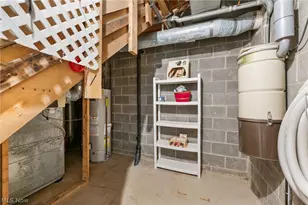 6656 Woodhawk Dr, Mayfield Heights, OH 44124 - Photo 37