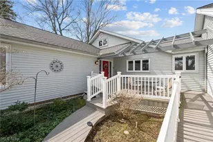 6656 Woodhawk Dr, Mayfield Heights, OH 44124 - Photo 5