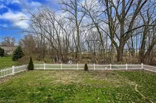 1083 Reeves Ct, Lakemore, OH 44312 - Photo 11