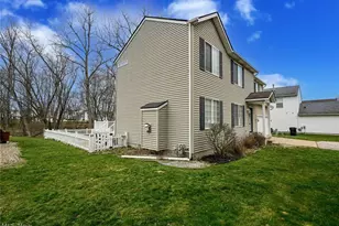 1083 Reeves Ct, Lakemore, OH 44312 - Photo 3