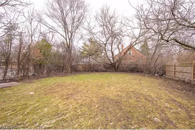 17421 Broadway Avenue, Maple Heights, OH 44137 - Photo 27