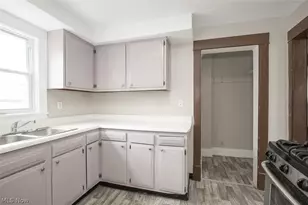 17421 Broadway Ave, Maple Heights, OH 44137 - Photo 11