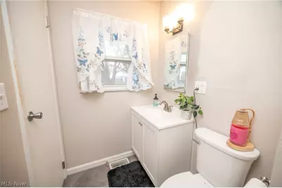 3295 Clearwater Street NW, Warren, OH 44485 - Photo 15