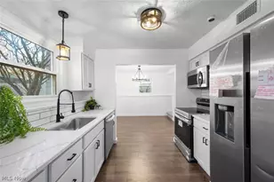 3041 Hudson Dr, Cuyahoga Falls, OH 44221 - Photo 11