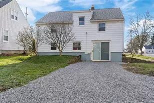 3041 Hudson Dr, Cuyahoga Falls, OH 44221 - Photo 3