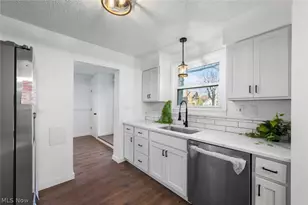 3041 Hudson Dr, Cuyahoga Falls, OH 44221 - Photo 9