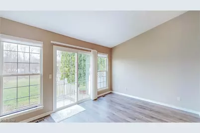 2162 Thornbury Lane, Akron, OH 44319 - Photo 5