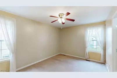 2162 Thornbury Lane, Akron, OH 44319 - Photo 13