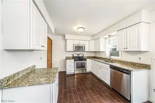 5216 Kuszmaul Ave NW, Warren, OH 44483 - Photo 5