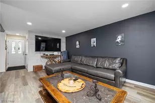 190 Deepwood Dr, Wadsworth, OH 44281 - Photo 7