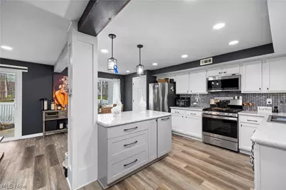 190 Deepwood Drive, Wadsworth, OH 44281 - Photo 15