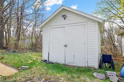 848 Longview Avenue, Akron, OH 44307 - Photo 25