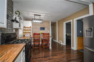 2721 Meadow Dr, Akron, OH 44312 - Photo 9