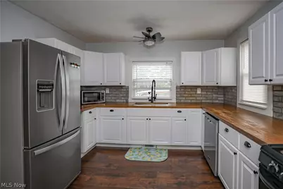 2721 Meadow Drive, Akron, OH 44312 - Photo 7