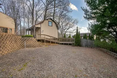 5124 Beachview Circle NW, Canton, OH 44708 - Photo 9