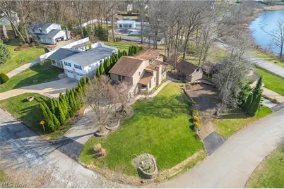 5124 Beachview Circle NW, Canton, OH 44708 - Photo 3