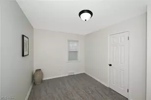 439 Strader Rd, Akron, OH 44305 - Photo 15