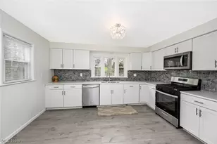 439 Strader Rd, Akron, OH 44305 - Photo 9