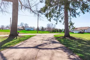 327 Briarhill St, Rittman, OH 44270 - Photo 3