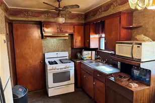 30102 Mildred Dr, Willowick, OH 44095 - Photo 9