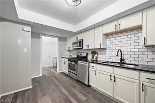 26705 Lake of the Falls Blvd, Olmsted Falls, OH 44138 - Photo 9