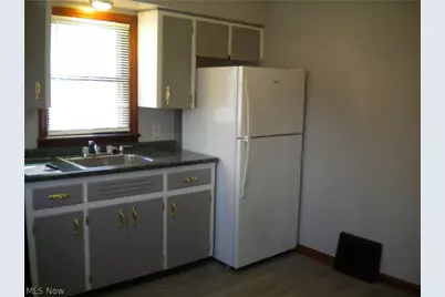 332 Lincoln Avenue, Barberton, OH 44203 - Photo 3