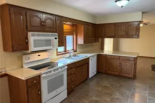 8258 S Elyria Rd, Shreve, OH 44676 - Photo 3